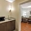 La Quinta Inn & Suites by Wyndham Lagrange / I-85