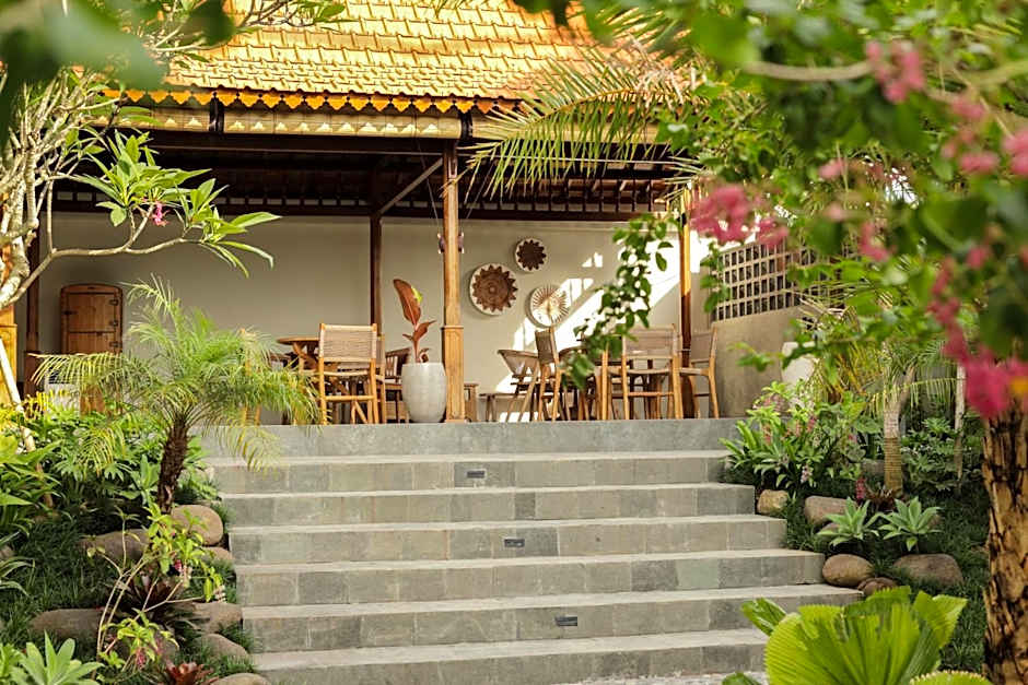 MAHALONA BALI STAY