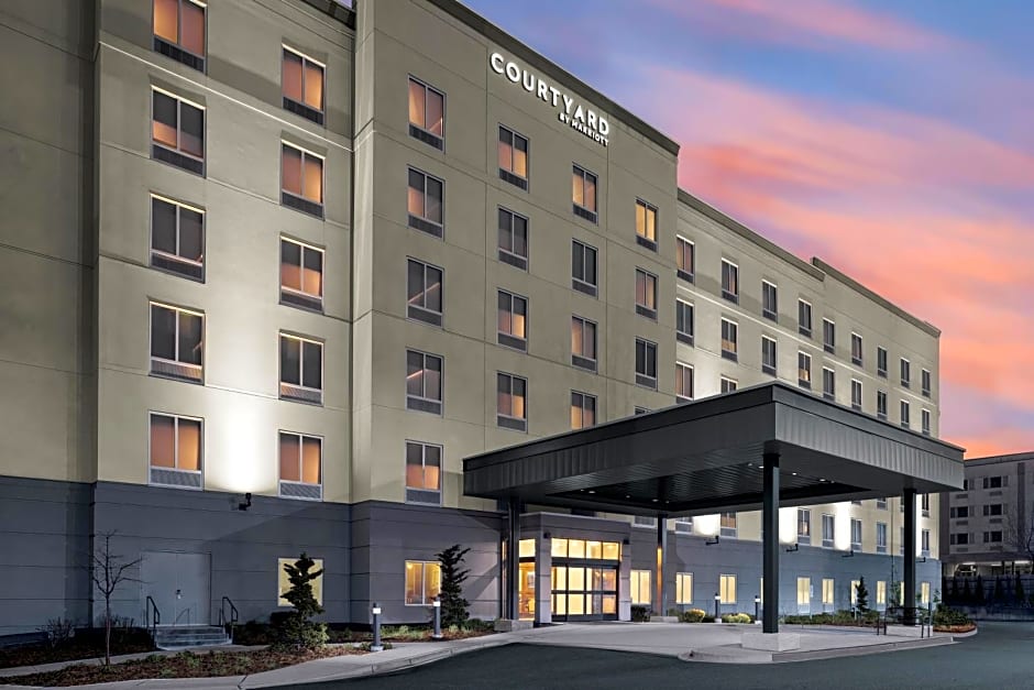 Courtyard by Marriott Seattle SeaTac Airport