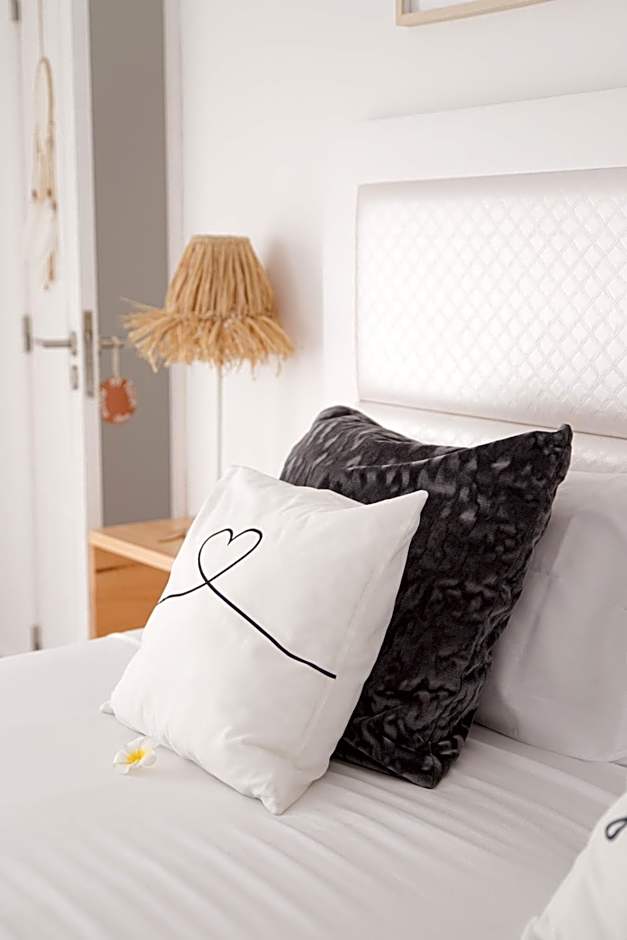 SUPERTUBOS HOUSE Peniche