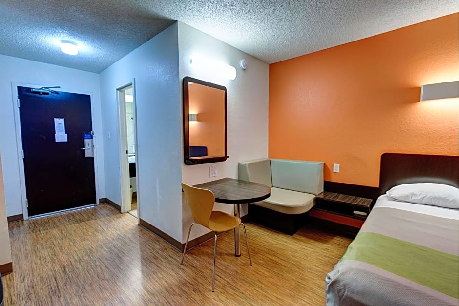 Motel 6 Houston Hobby