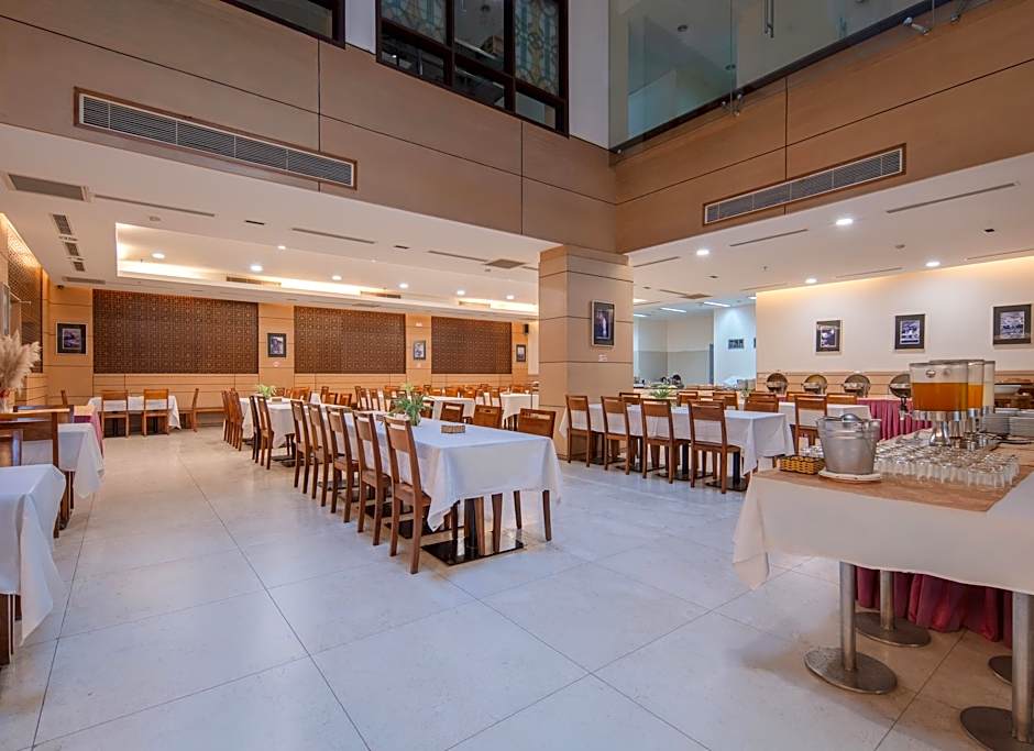 Nhi Phi Hotel Nha Trang