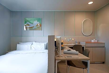 Business Deluxe Double Room