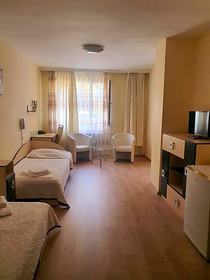 Family Hotel Central