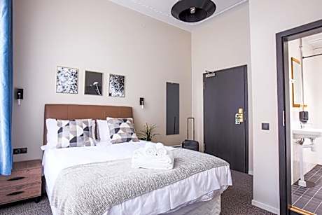 Queen Room