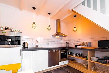 Single Room with Shared Bathroom