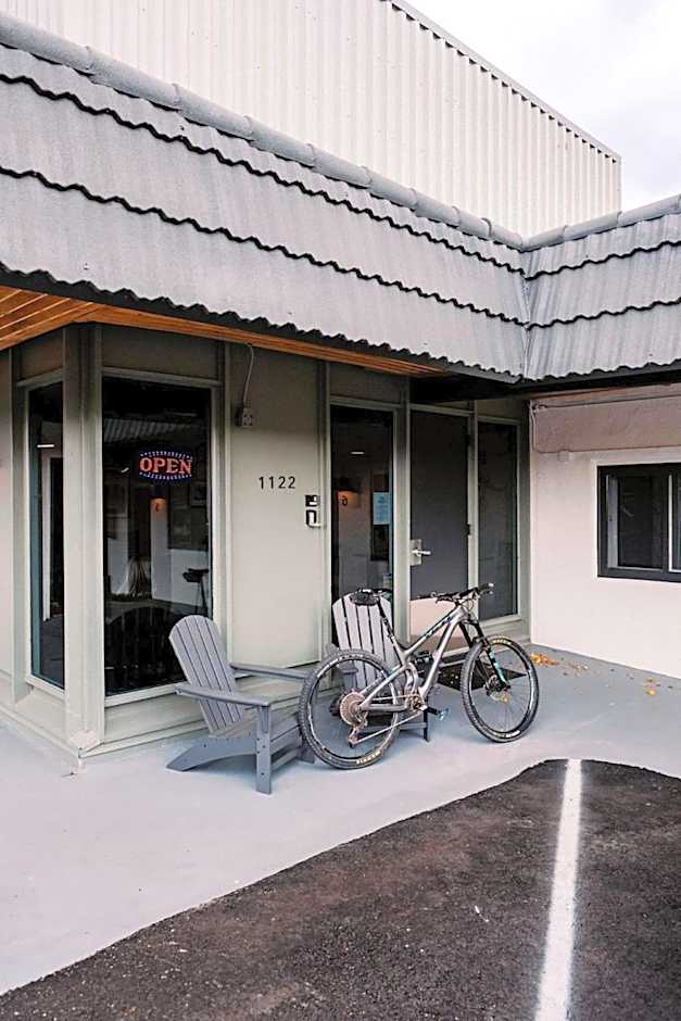 Western Lodge