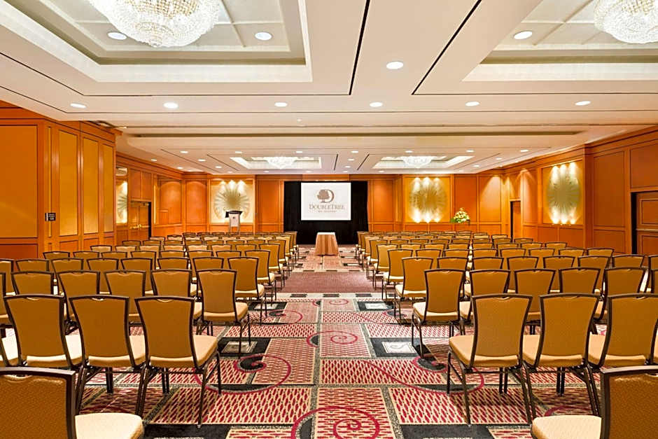 DoubleTree by Hilton Toronto Downtown
