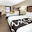 La Quinta Inn & Suites by Wyndham West Palm Beach - Florida Turn