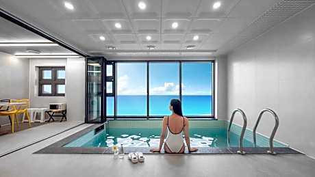 Pohang Sunrise Pool Villa
