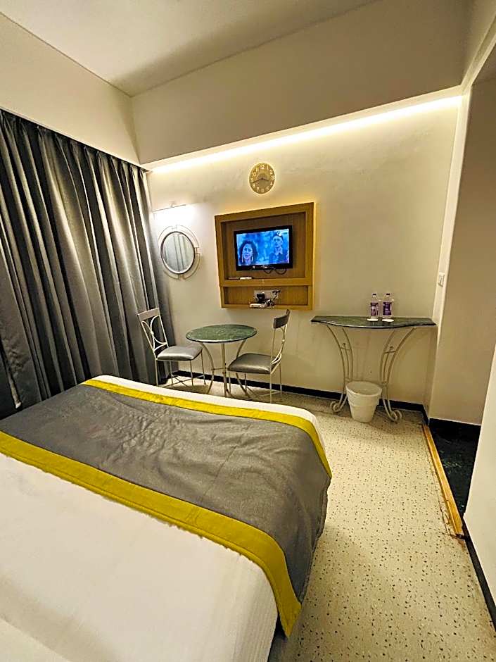 Hotel Gurukripa Daman