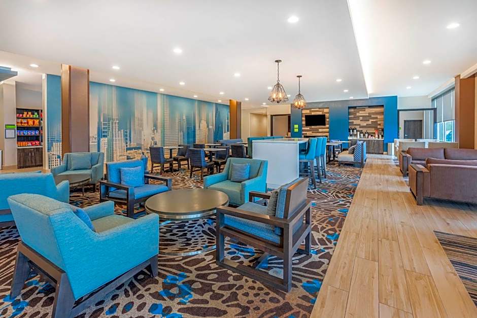 La Quinta Inn and Suites by Wyndham Houston Spring South