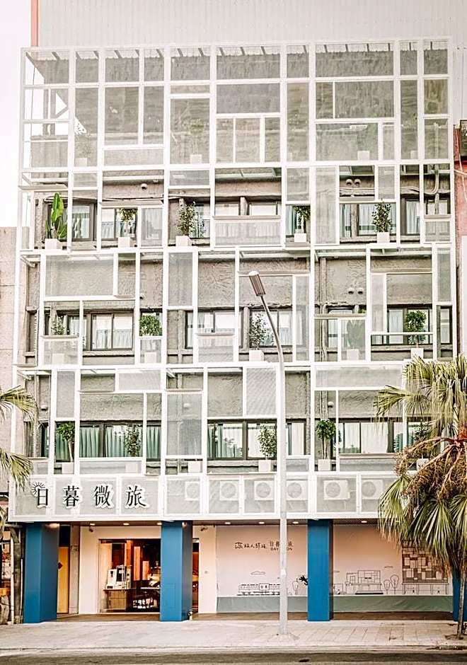 Traveller-Inn Day Moon Hotel