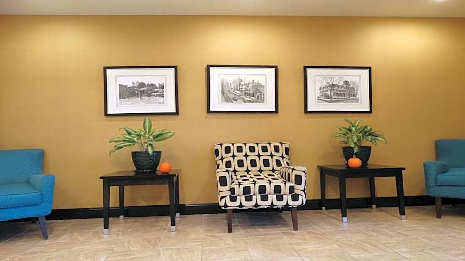 Holiday Inn Express and Suites Montgomery By IHG