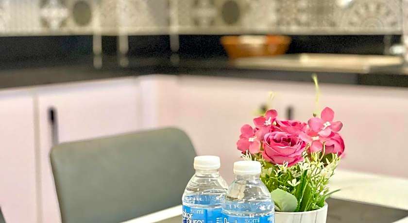 SKY Residence - 50m to Museum and Riverside