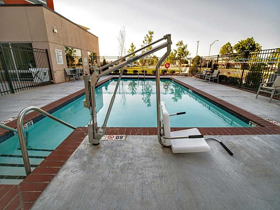Holiday Inn Express & Suites Moore By IHG