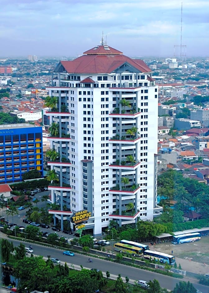 Grand Tropic Suites Hotel