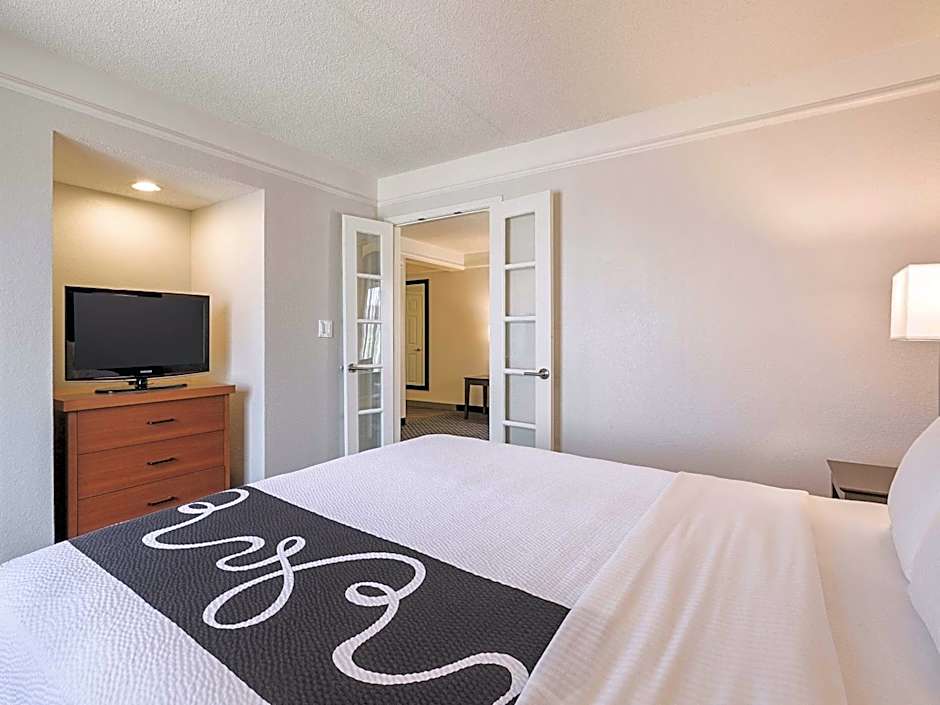 La Quinta Inn & Suites by Wyndham Dallas Plano West