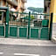 Home Jocy Spacious 3 Bed rooms Apartment with private Parking Ideal for Groups