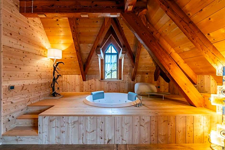 Photo 1 of 5 of Suite, Jetted Tub