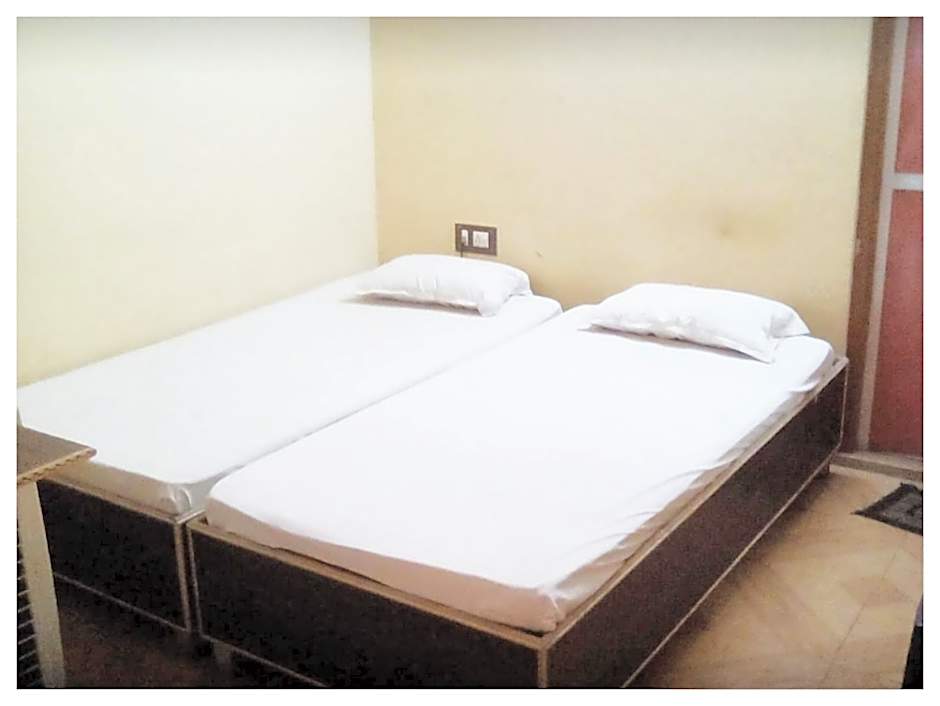 Goroomgo Swastik Guest House Near Kashi Vishwanath Temple Varanasi