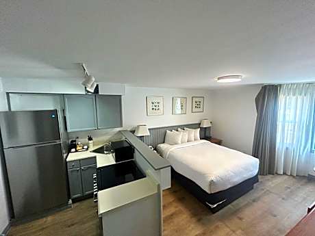 Renovated Standard Queen Room - North Building