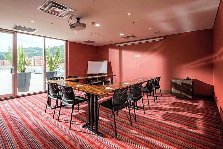 Hampton Inn By Hilton Bogota Usaquen