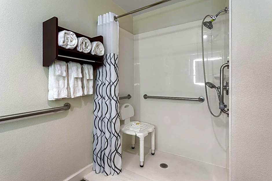 La Quinta Inn & Suites by Wyndham Columbus West - Hilliard