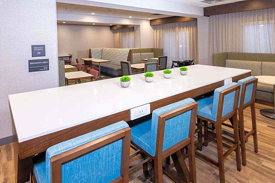 Hampton Inn Selma, CA