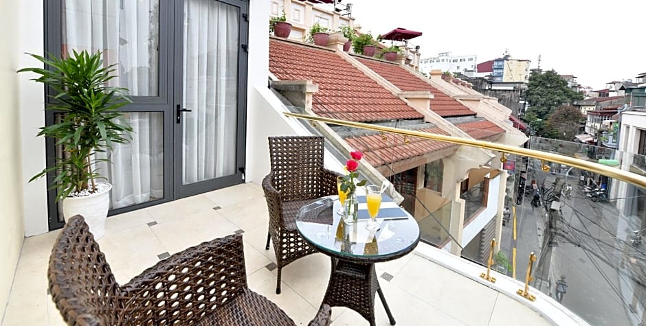 Bella Rosa Trendy Hotel