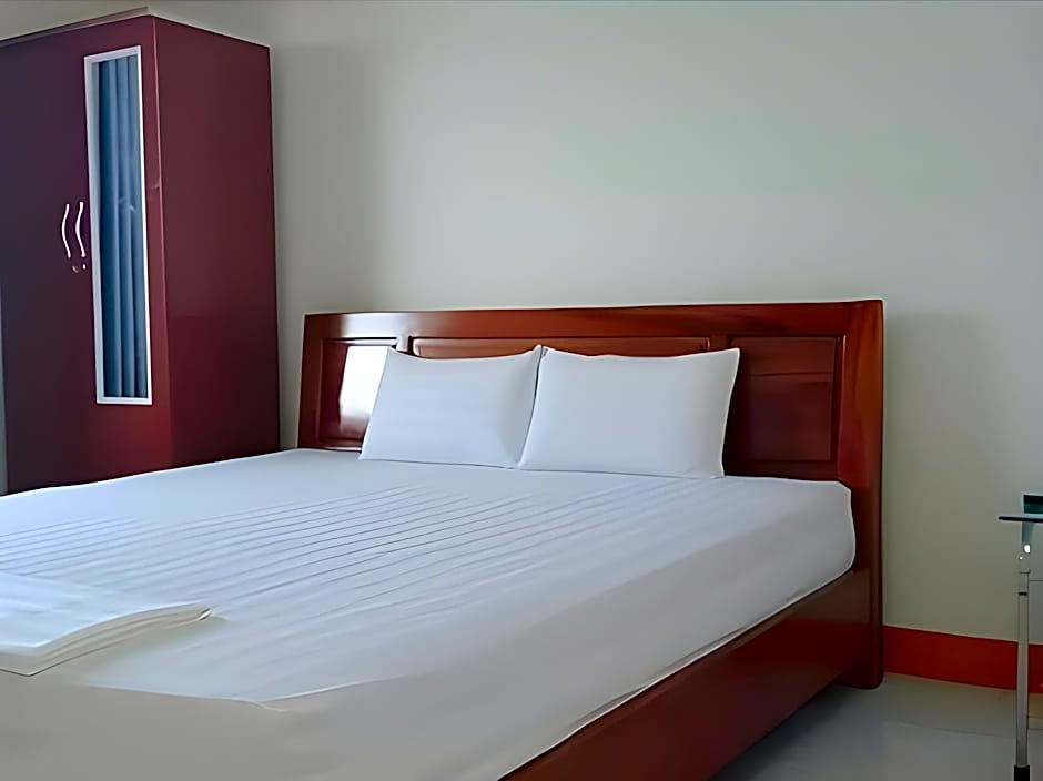View Nhat Le Beach Hotel