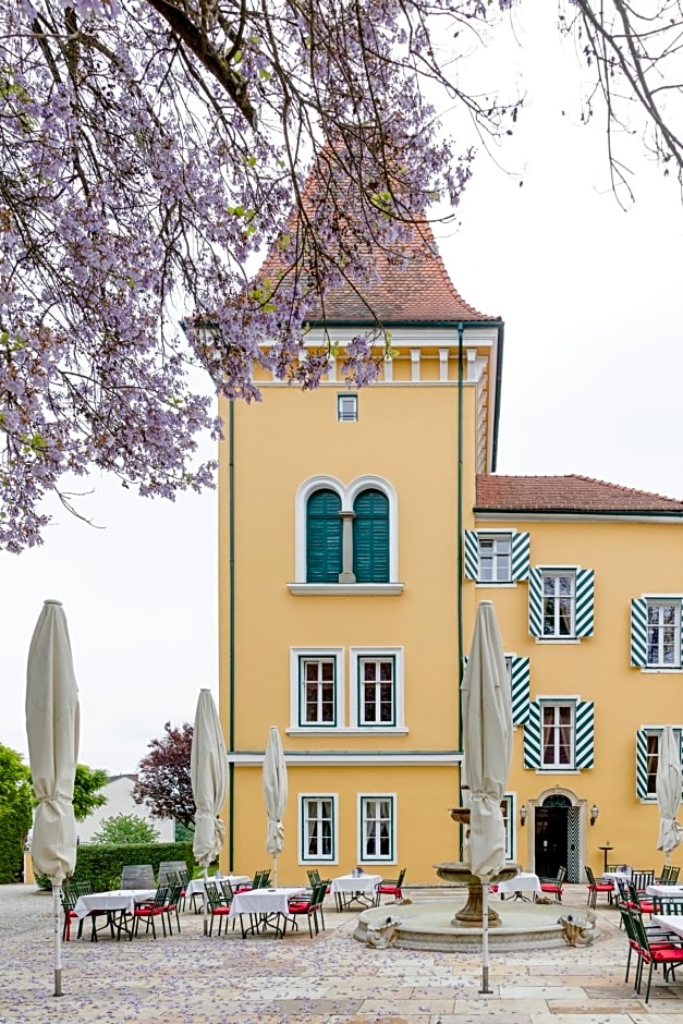 Georgi Schloss Hotel Garni