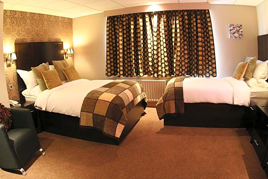 Inn On The Prom At The Fernlea Hotel