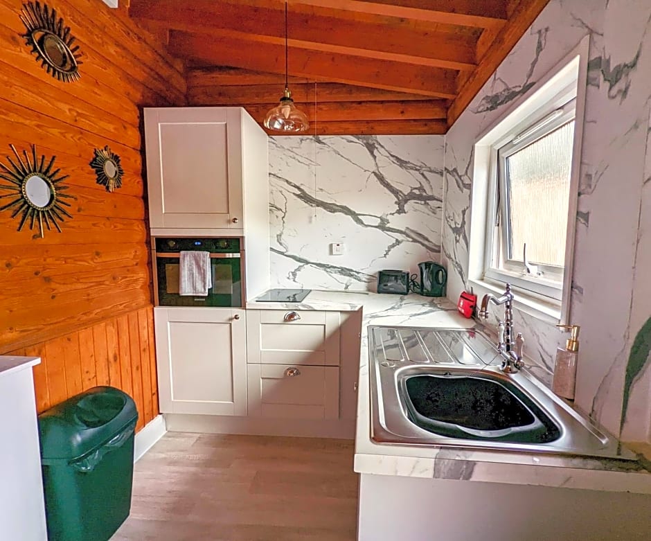 Kaoglen Squirrel Drey-Hot Tub-Pet Friendly-Perth