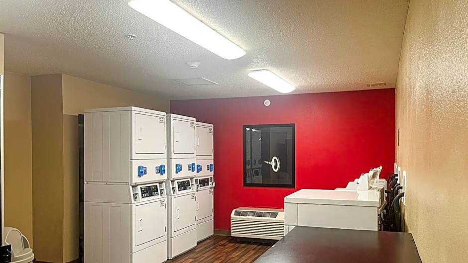 Studio 6 Chantilly VA Washington Dulles Airport