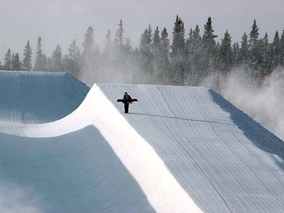 Mountain Thunder Lodge