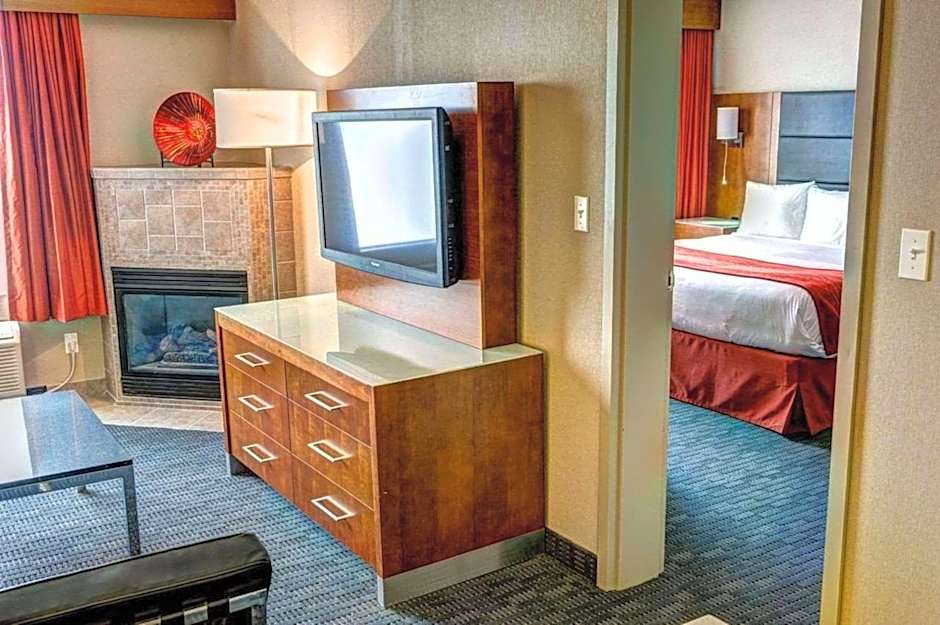 Radisson Hotel & Suites Fort Mcmurray