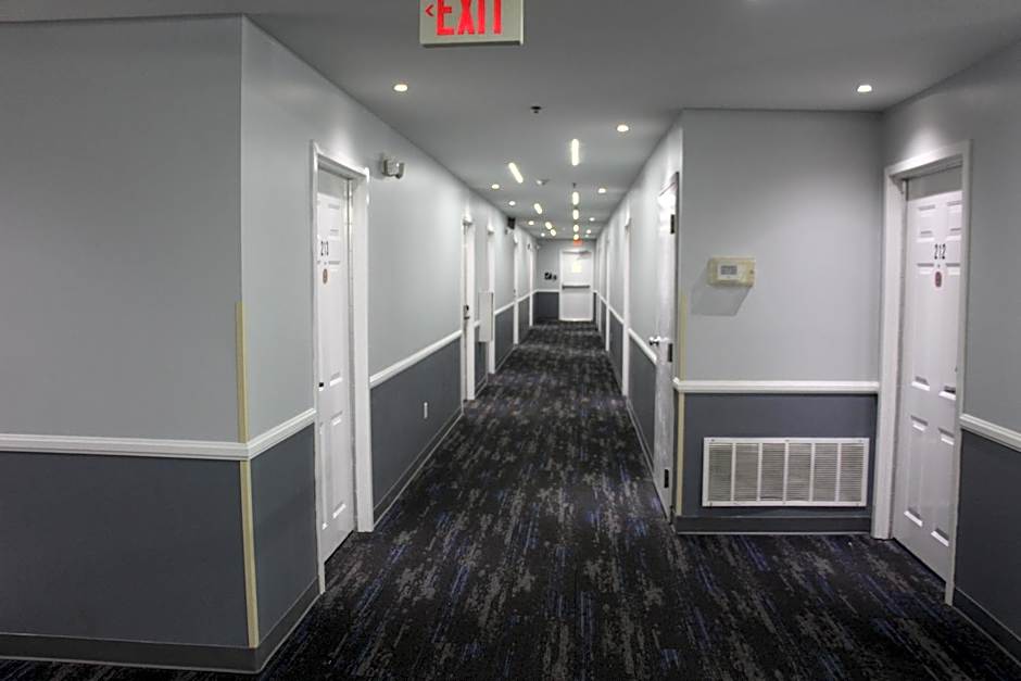 Douglas Inn & Suites Cleveland