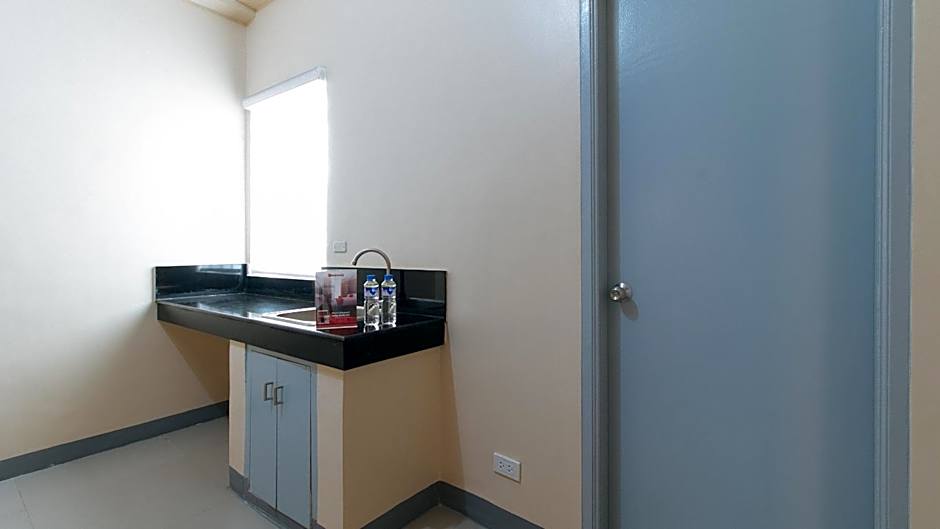 RedDoorz Plus @ Torre De Manuel Residences 1