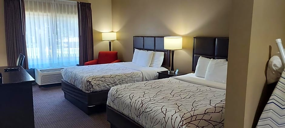 Parkwood Inn & Suites