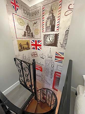 Studio - Split Level