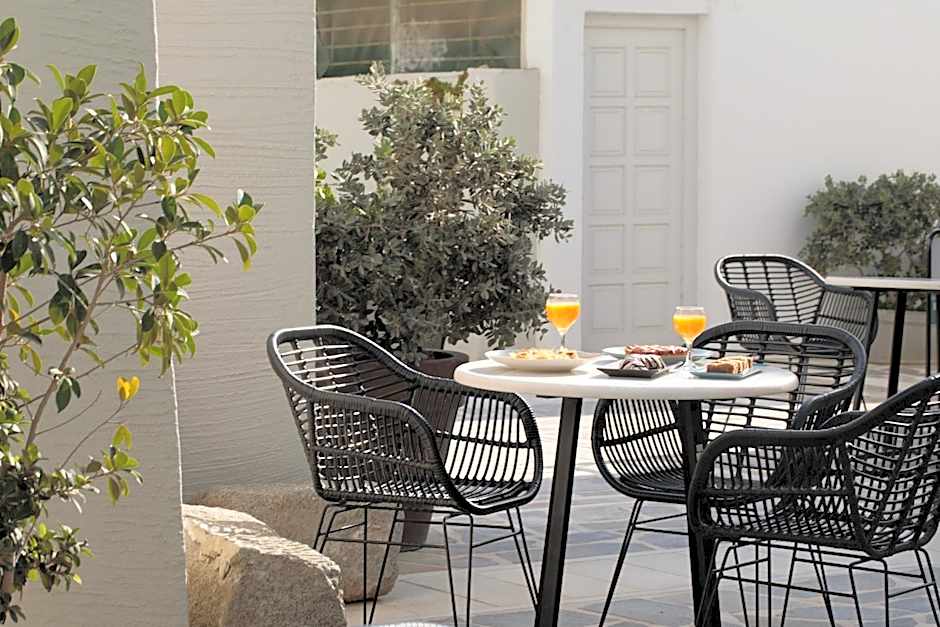 Iria Beach Art Hotel