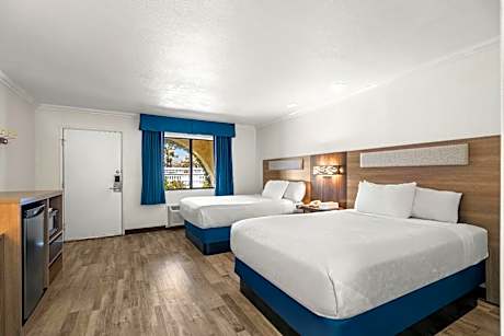 Two Double Beds - Non-Smoking