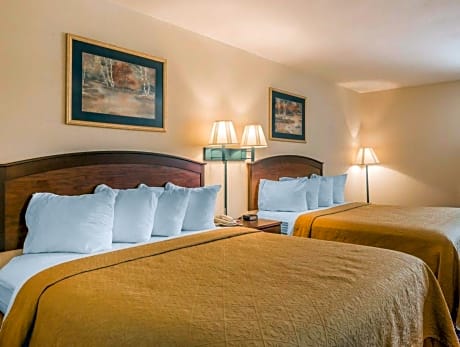 2 QUEEN BEDS NONSMOKING