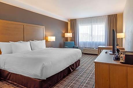 1 King Bed Nonsmoking Accessible Upgrade