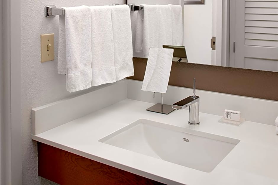 Courtyard by Marriott Houston Rice University