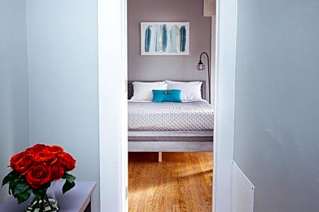 Sunny 1-Bedroom Suite