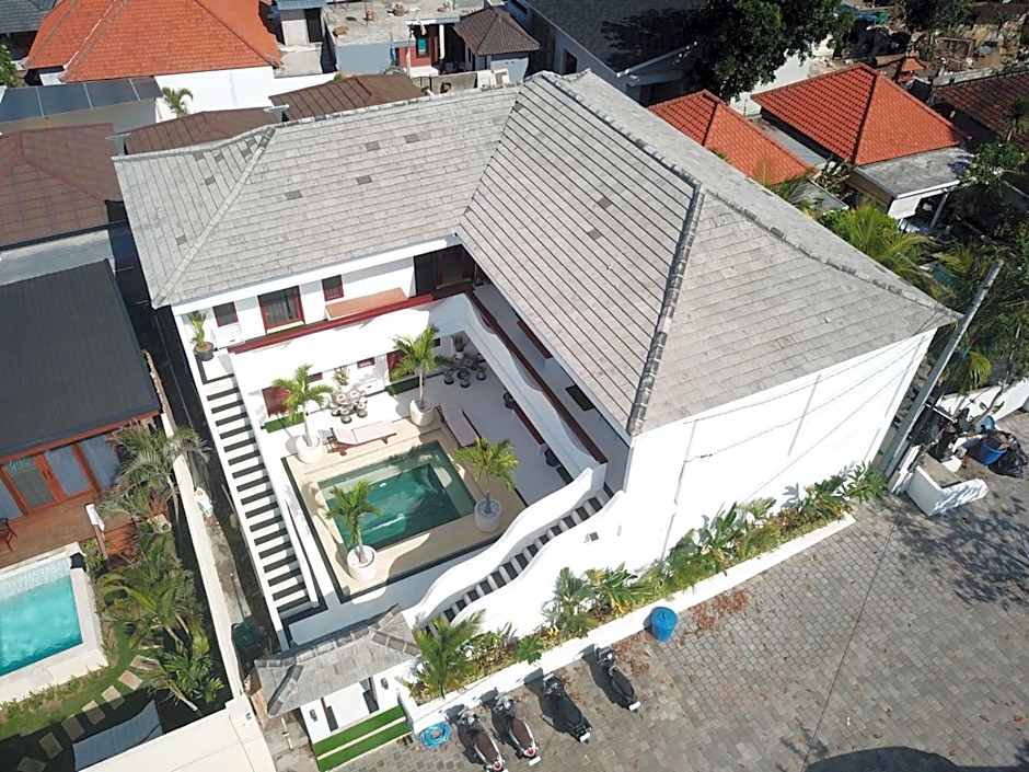Uluwatu Stay's Deluxe Suite #9