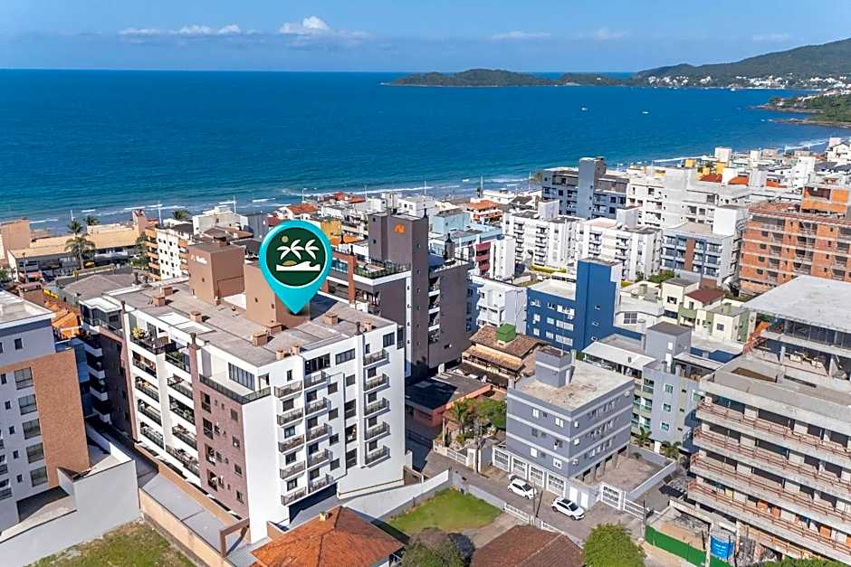 Recanto dos Girassóis 203 - Excelente apartamento 2 quartos em prédio com piscina - à 200m do mar - (Consultar serviços de roupa de cama e banho)