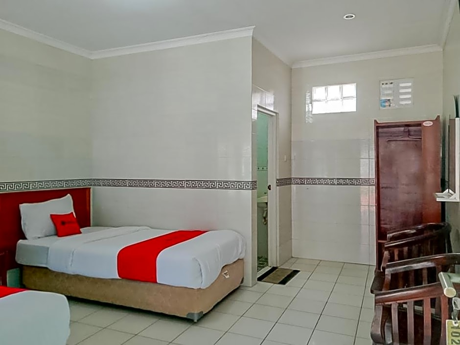 RedDoorz Syariah @ Hotel Sidomulyo Pacitan